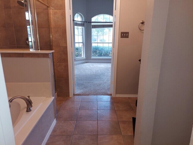 Building Photo - 7901 Whispering Tree Ln