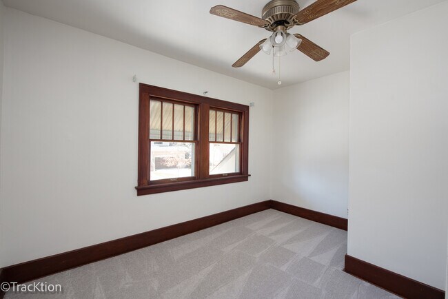 Building Photo - 5313 Lyman Ave