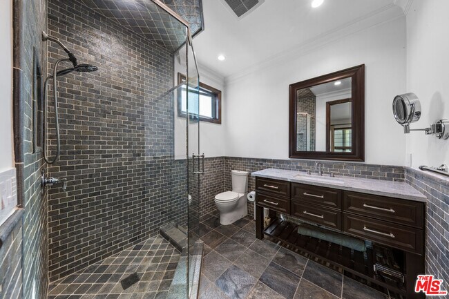 Building Photo - 1148 Centinela Ave