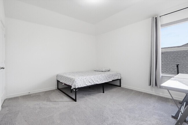 Building Photo - 509 Cedarwood St