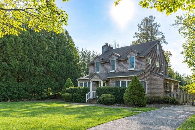 Building Photo - 45 Quogue St