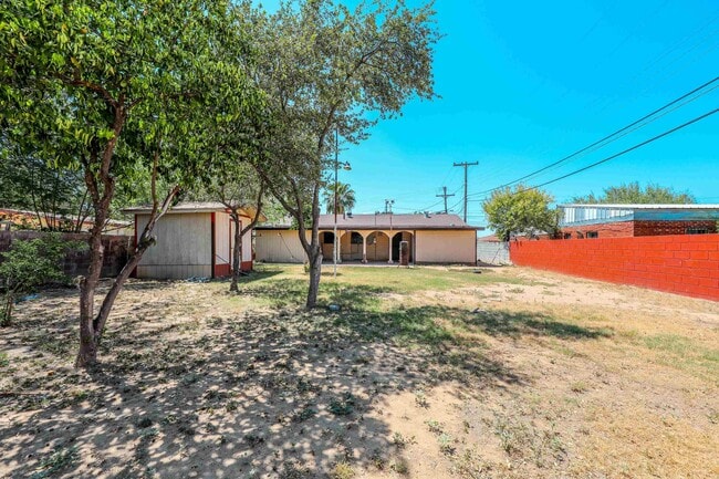 Building Photo - 806 Bustamante St