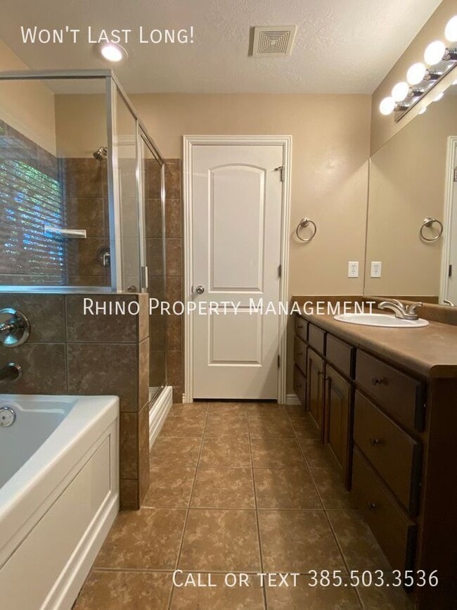 Building Photo - 13729 Crimson Patch Way