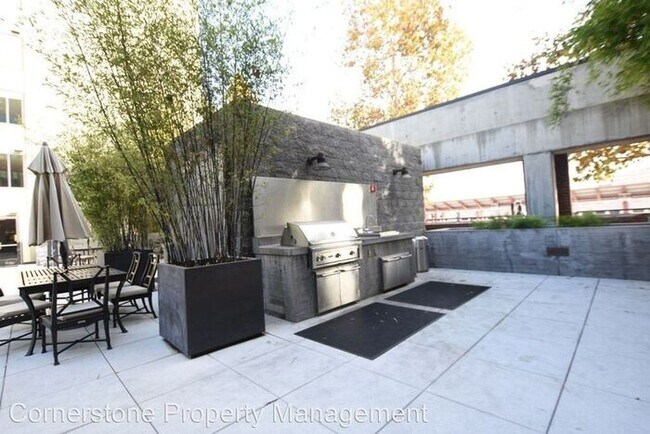 Building Photo - Chic loft in downtown in historic Plant 51