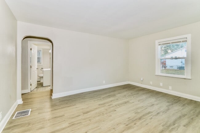 Building Photo - 1620 Catalpa St