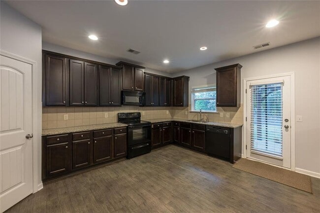 Building Photo - 840 Whisperwood Trail