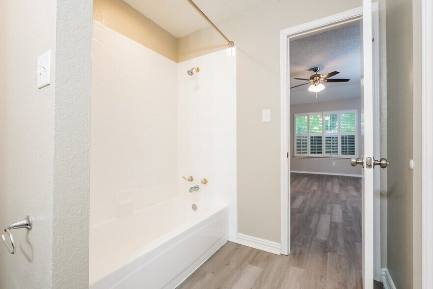 Building Photo - 920 Tennessee Trail