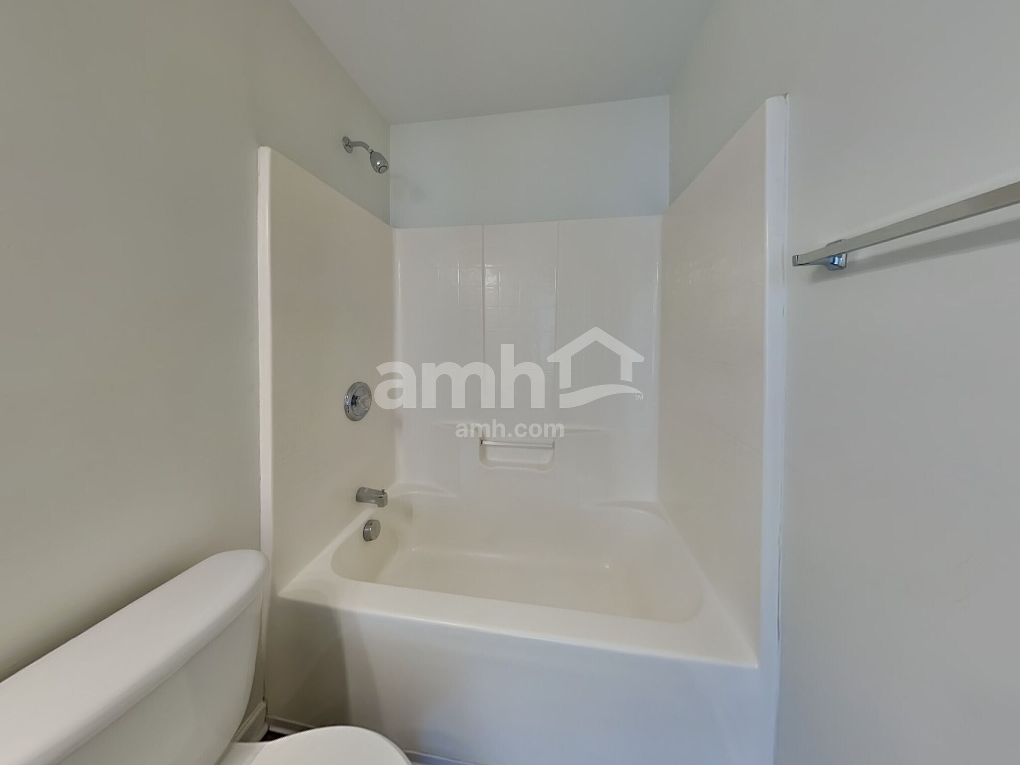 Building Photo - 32 Riverbed Dr