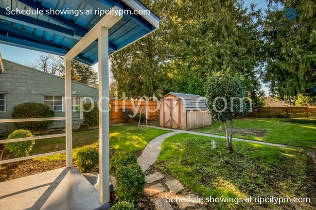 Building Photo - 2521 SE 64th Ave