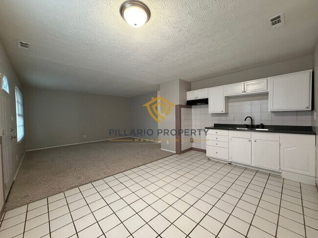 Building Photo - 3612 Caroline Ave
