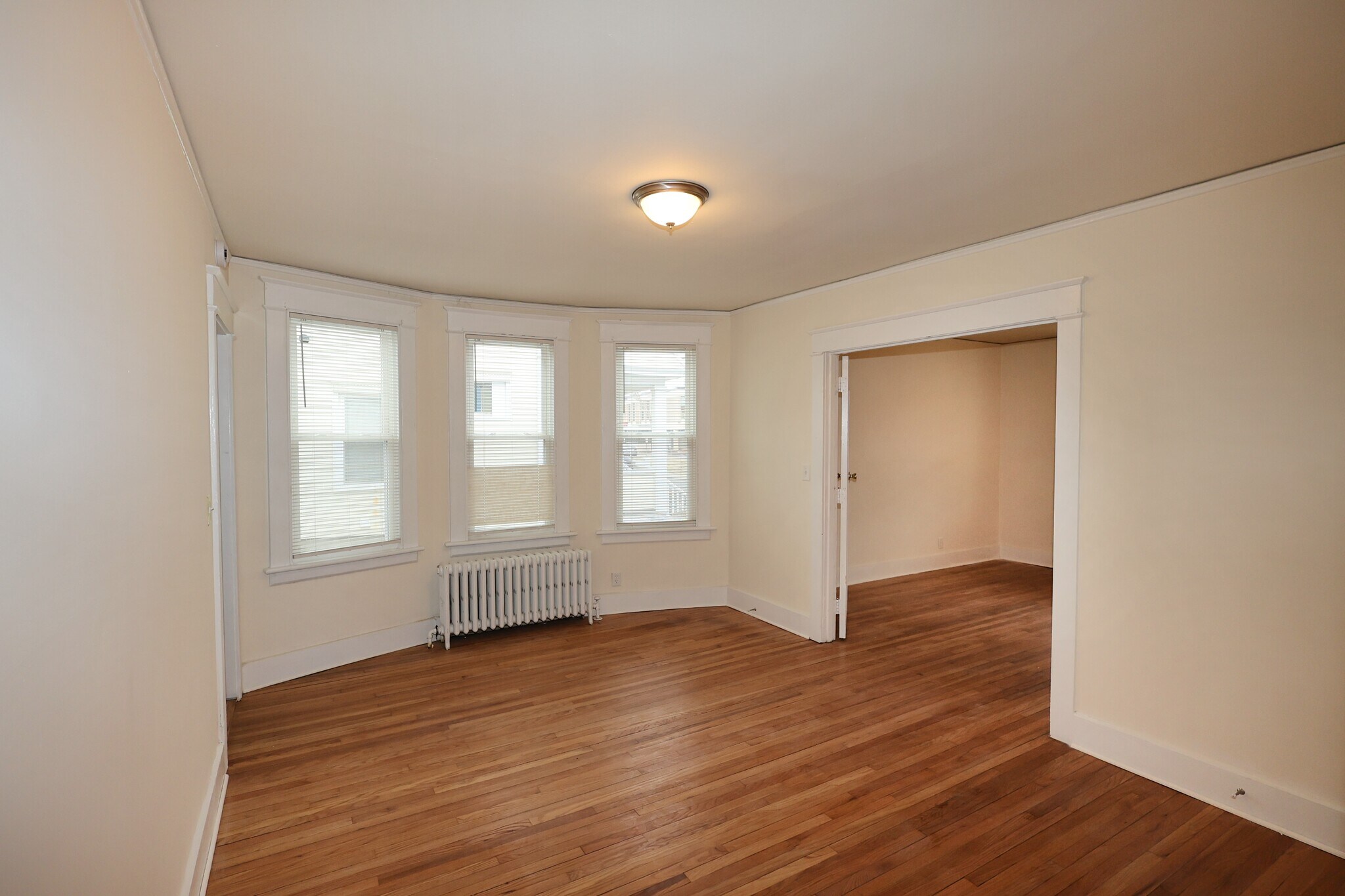 Building Photo - 146 Division St