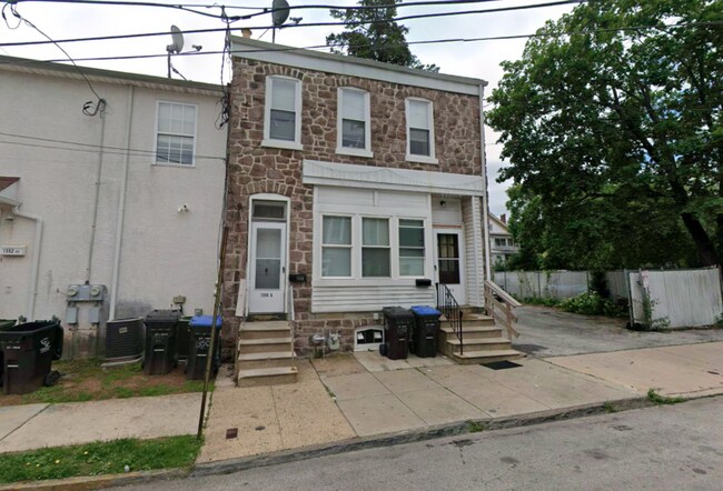 Building Photo - 1350 Willow St