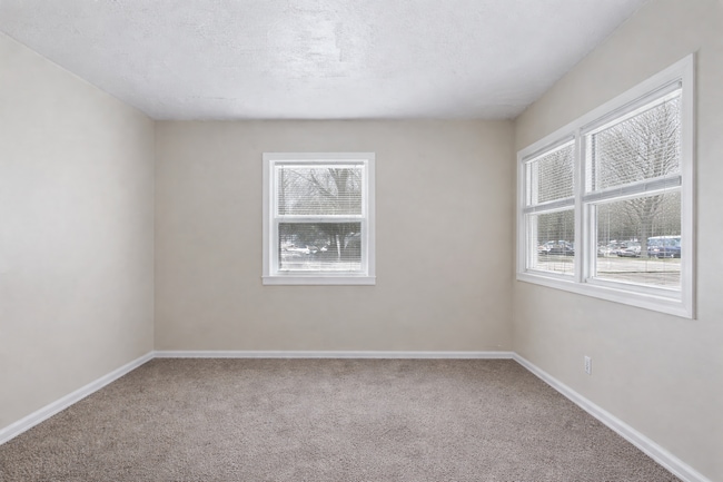 Building Photo - 2058 Mac Ct