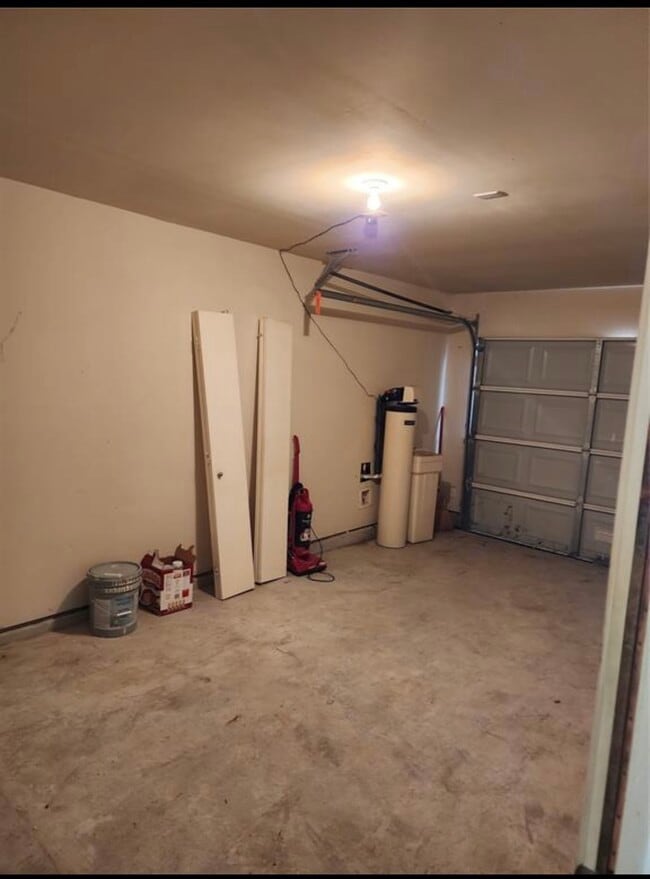 Building Photo - 15823 Regal Trace Ln