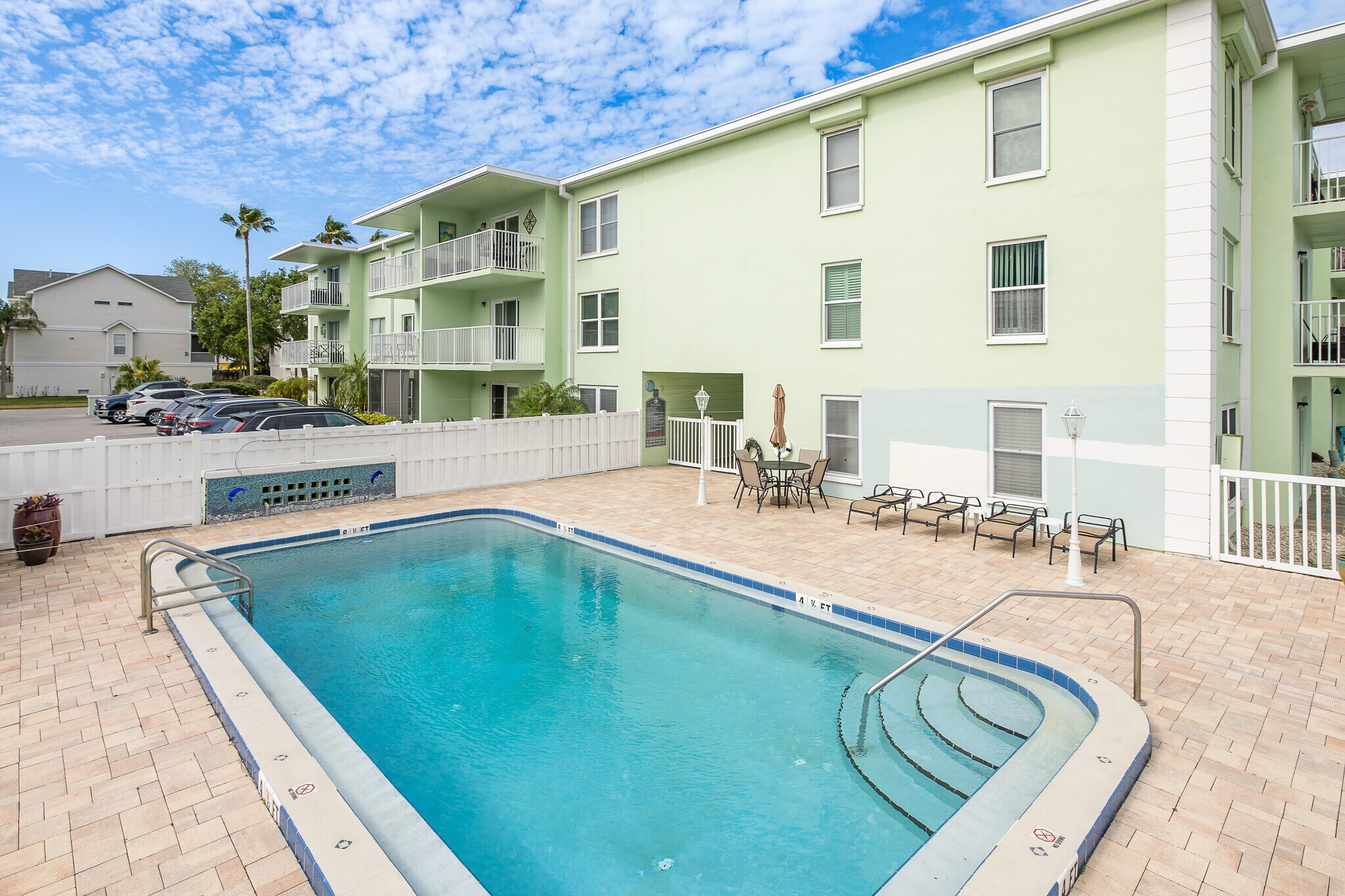 Building Photo - 464 N Paula Dr