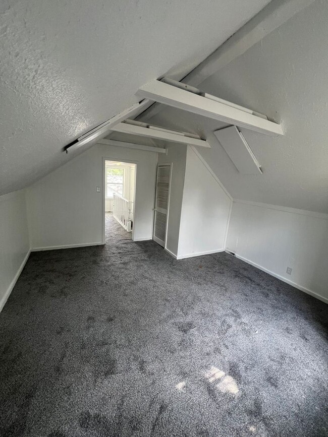 Building Photo - 210 N Lincoln Ave