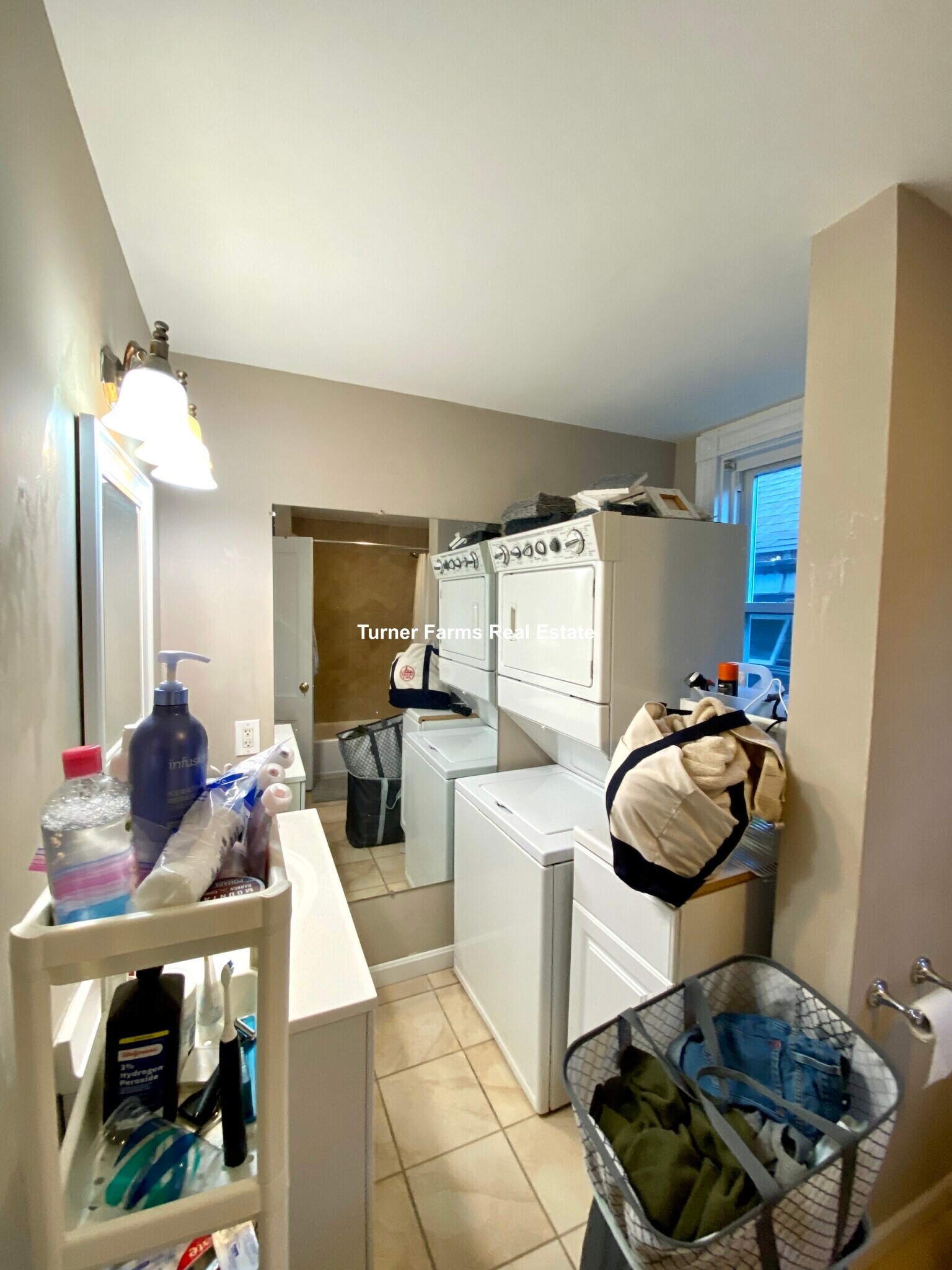 Building Photo - 13 Sachem St