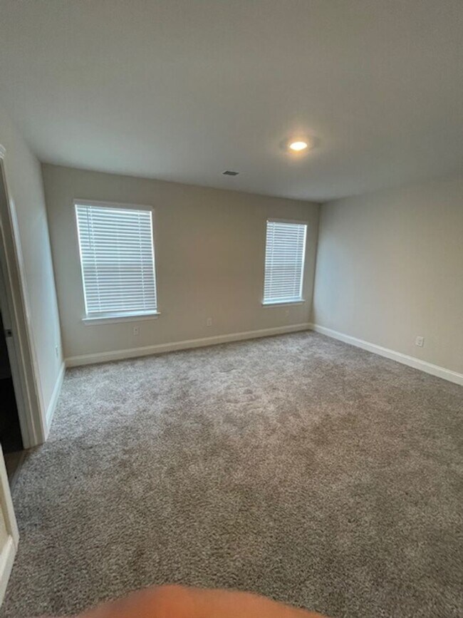 Building Photo - 4528 Skywood Ln