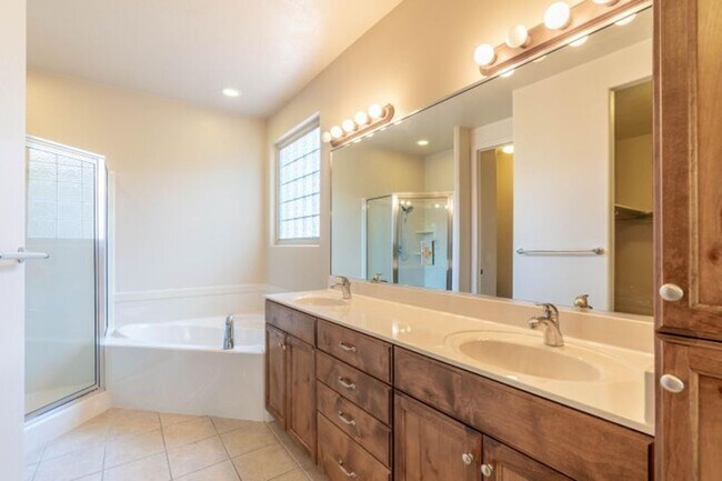 Building Photo - 253 S 260 W