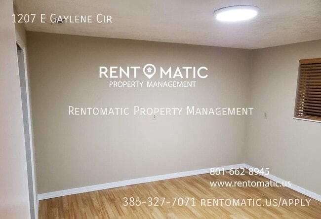 Building Photo - 1207 E Gaylene Cir