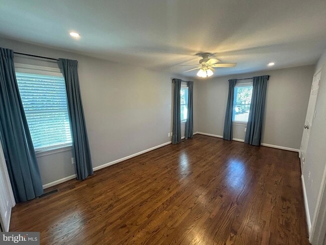 Building Photo - 4054 Norbeck Square Dr