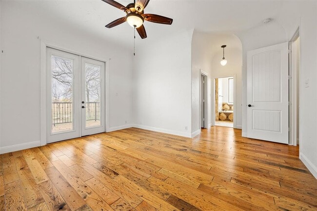 Building Photo - 322 Lake Placid Dr