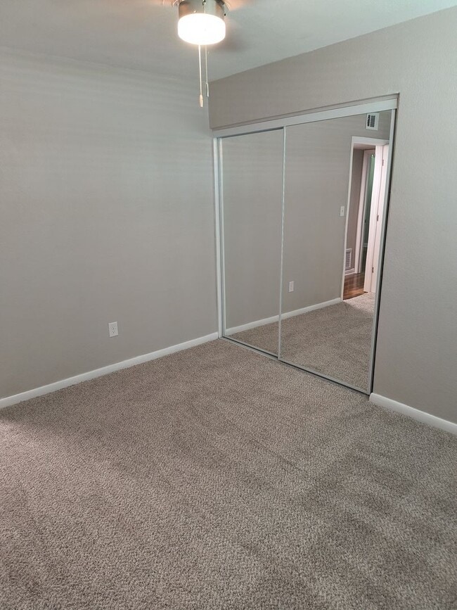 Building Photo - GORGEOUS REMODELED 3 BEDROOM 2 BATH