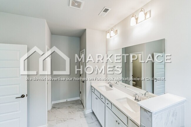 Building Photo - 15678 Brickman Ln