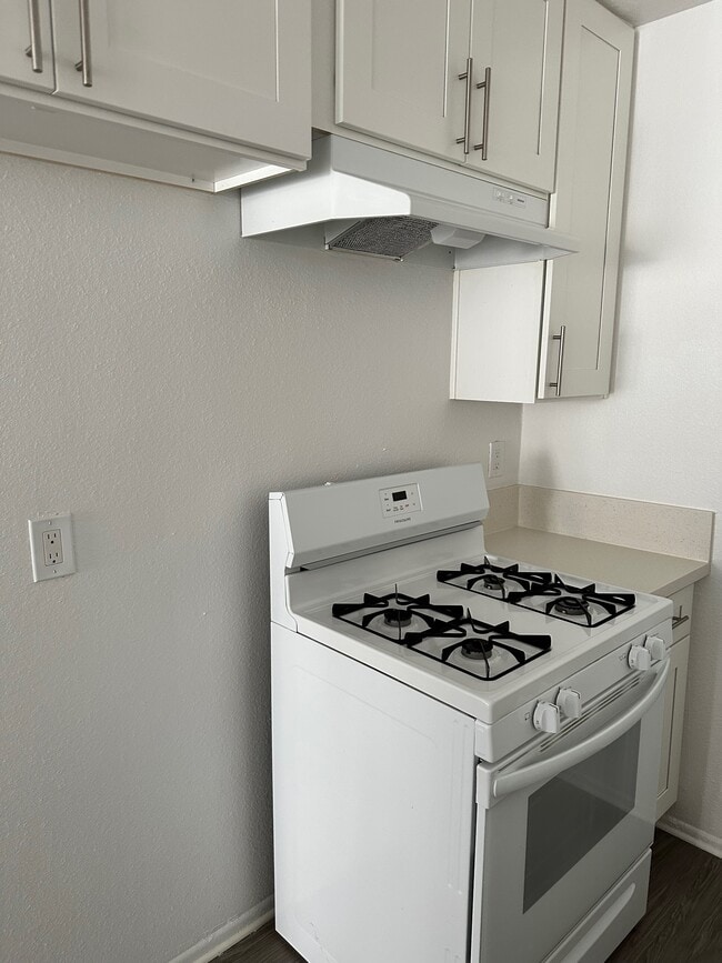 Building Photo - 18414 Collins St