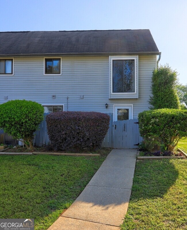 Primary Photo - 288 Country Club Dr