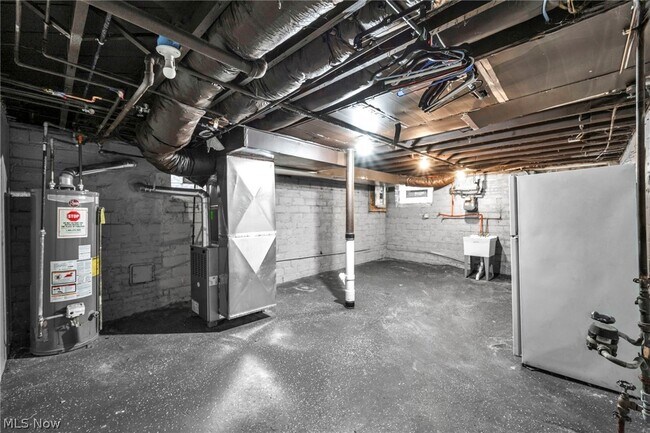 Building Photo - 16809 Scottsdale Blvd