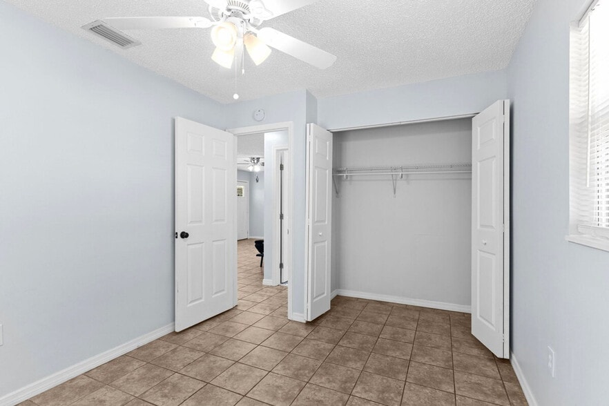 Building Photo - 3150 W Carmine Rd