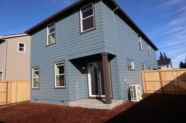 Building Photo - LIKE NEW Spacious 2 Story Home on Corner Lot - Kemper Grove / Ridgefield, WA