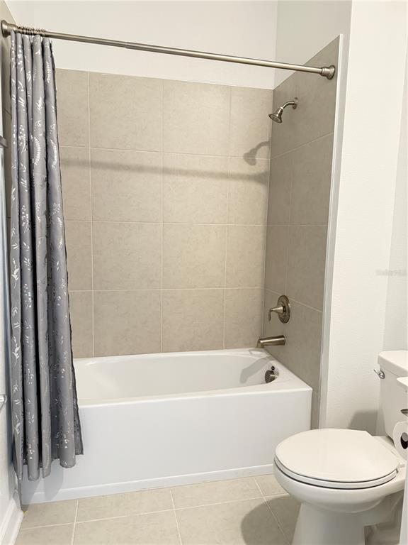 Building Photo - 7117 Dilly Lake Ave