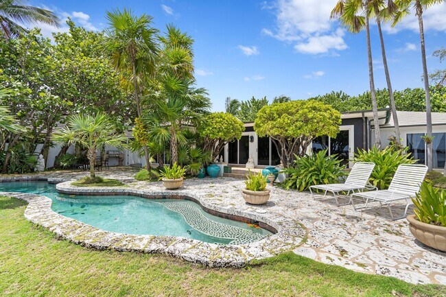Building Photo - 7500 S Flagler Dr