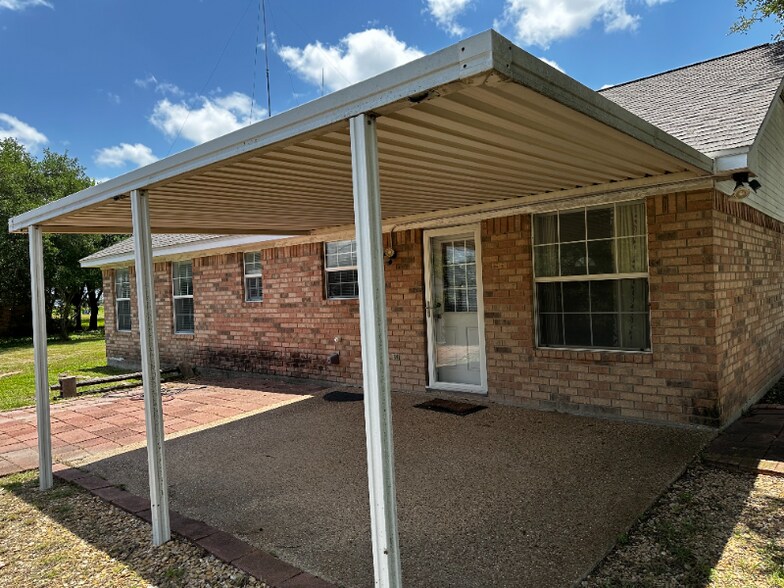 Building Photo - 298 Nally St