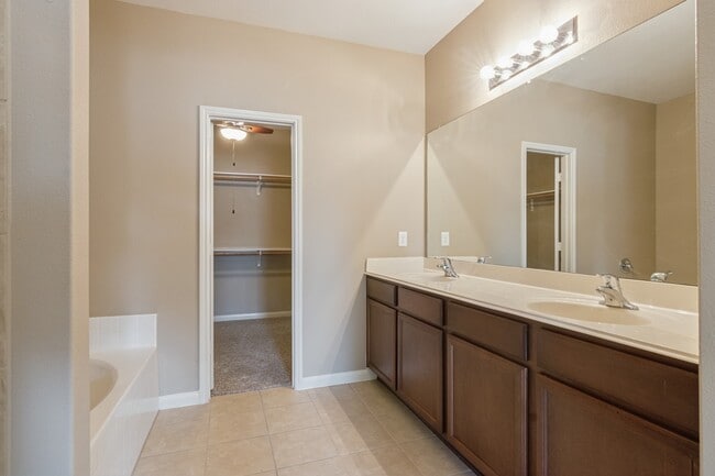 Building Photo - 20506 Freedom River Dr