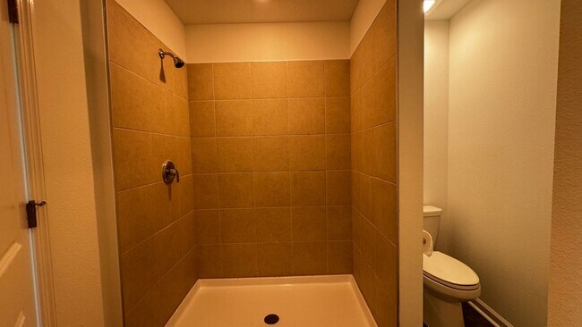 Building Photo - Stunning Brand-New Townhome for Rent in Marion Ranch, Internet, Trash & Lawn Care Included!