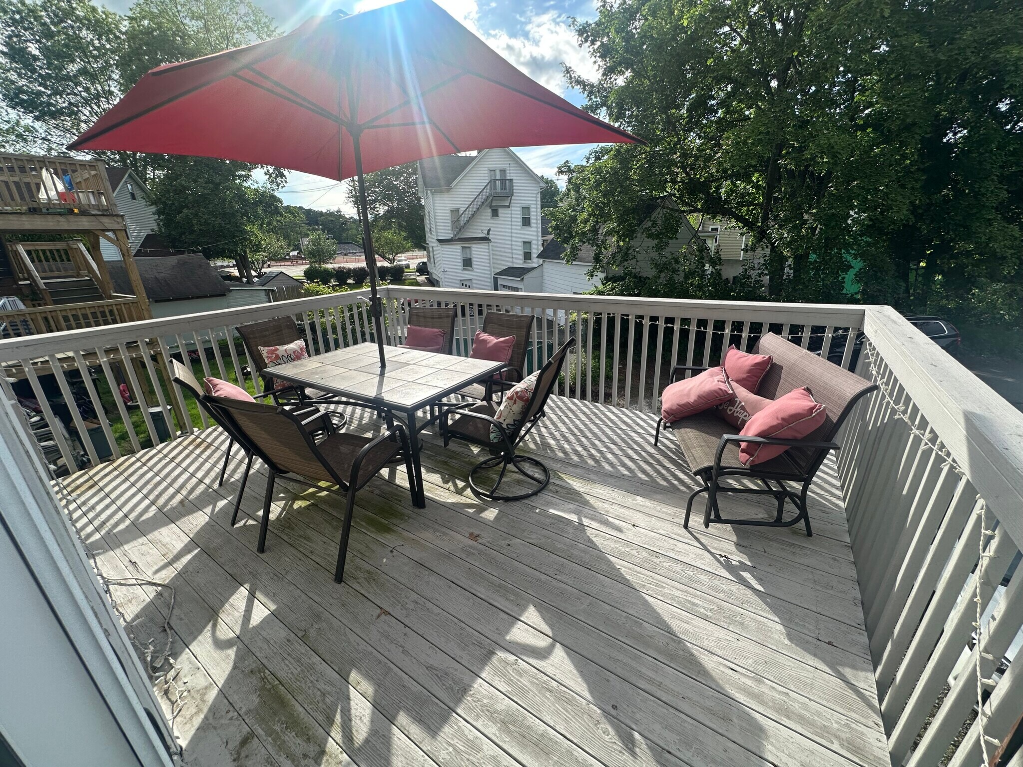 Building Photo - 10 Clinton St