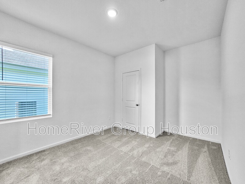 Building Photo - 28414 Selsdon Ct