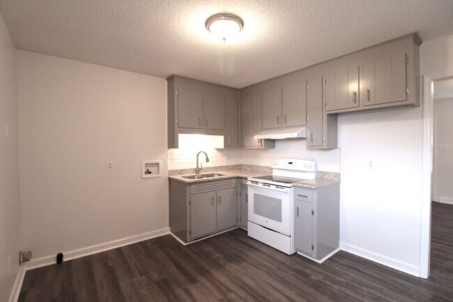 Building Photo - 3 Bedroom home with a Full Basement in Indian Trail!