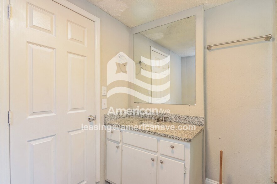 Building Photo - 1149 Lawyers Ln