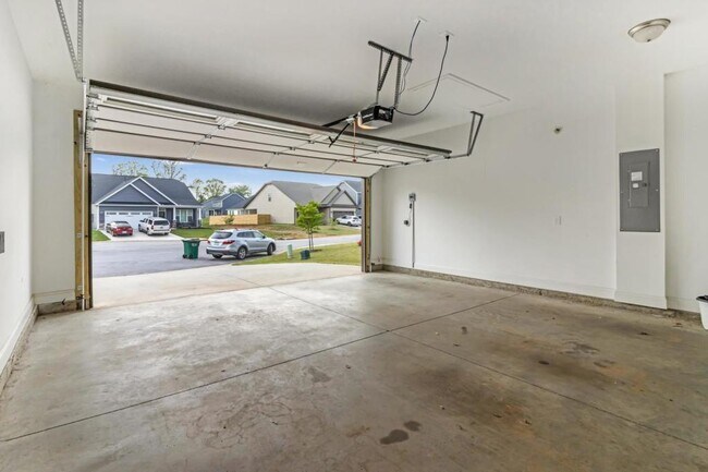 Building Photo - 2319 Davenport Ct