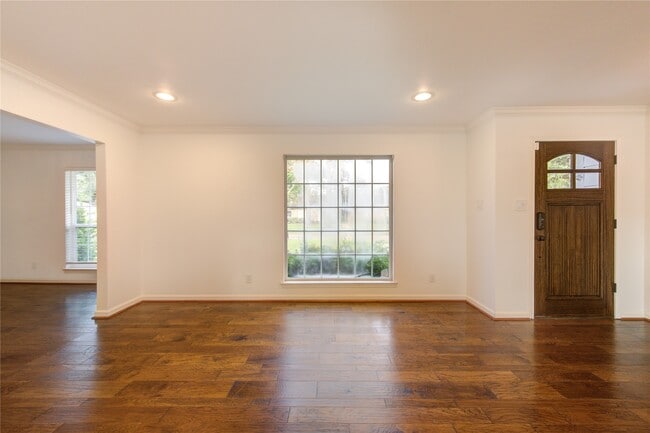 Building Photo - 2523 Anniston Dr