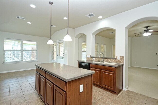 Building Photo - 401 King Eider Ln