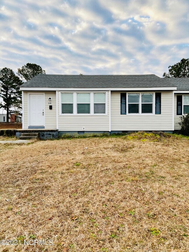 Primary Photo - 318 Starling St