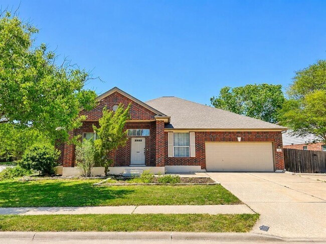 Building Photo - 1112 Vanderbilt Cir