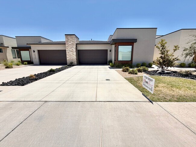 Building Photo - 2932 E Snowberry Dr