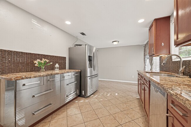 Building Photo - 13702 Ella Lee Ln