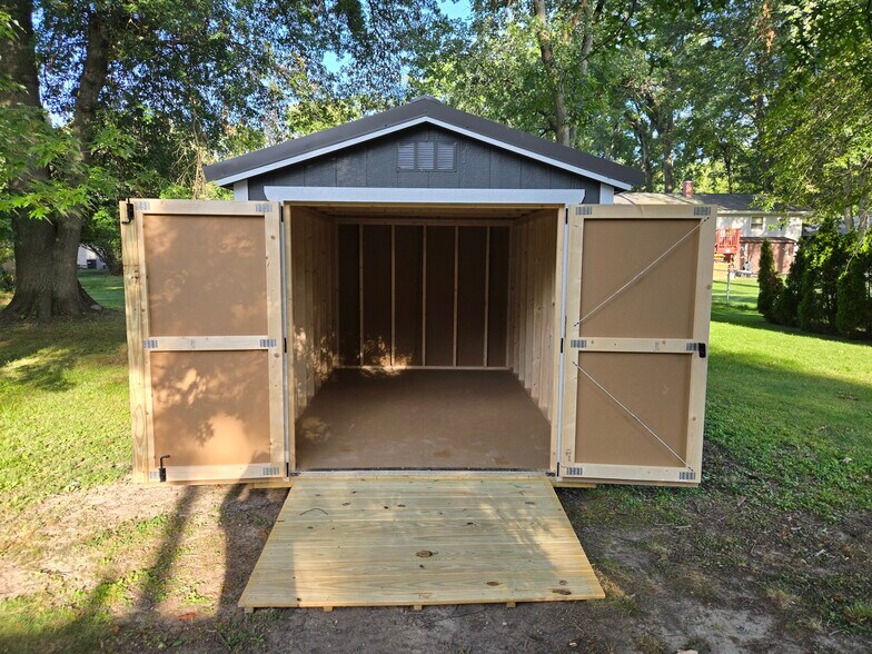 New 8 x 12 storage shed - 807 S 15th St